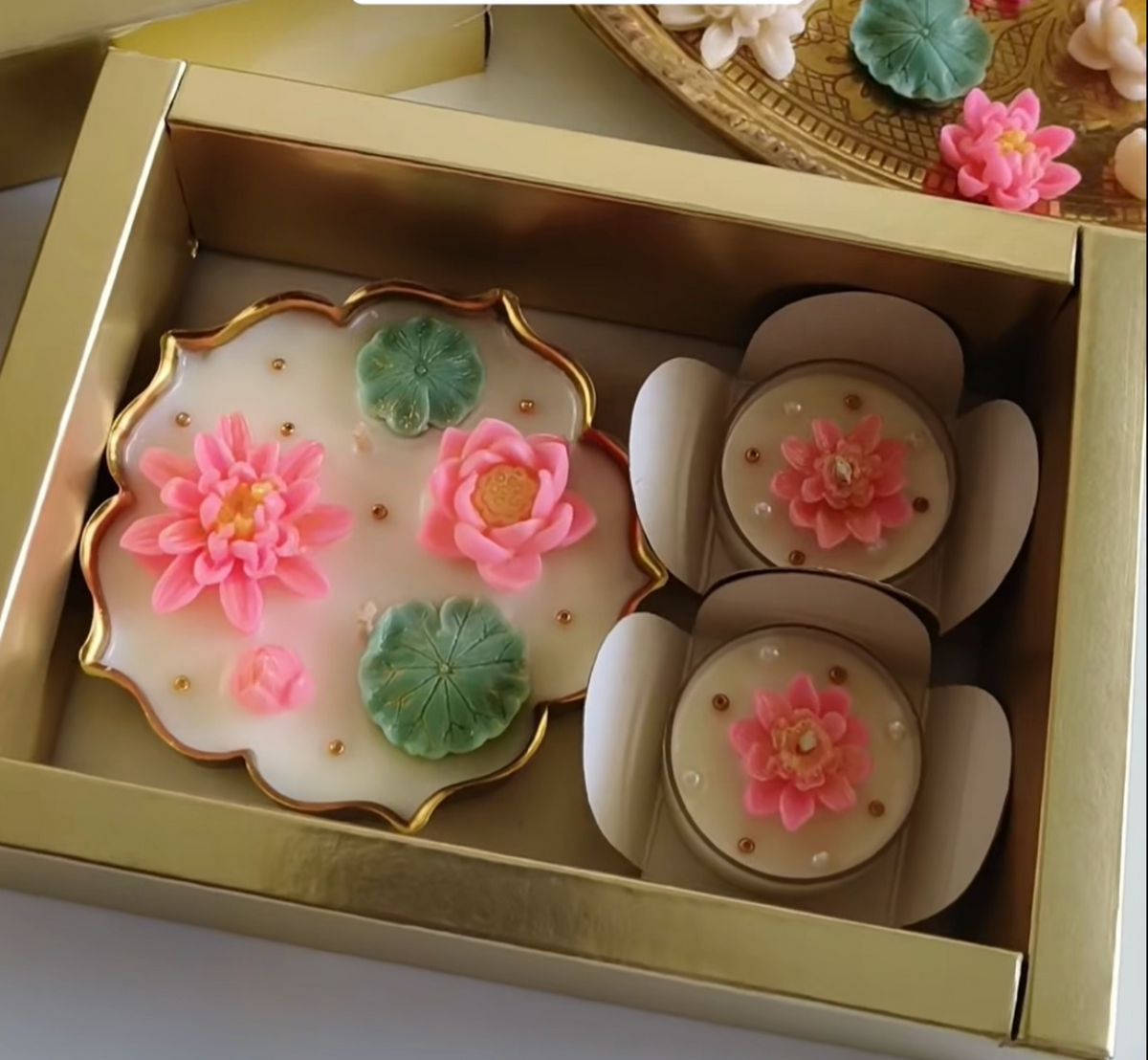 Medium Size Urli & Two tealights festive pack