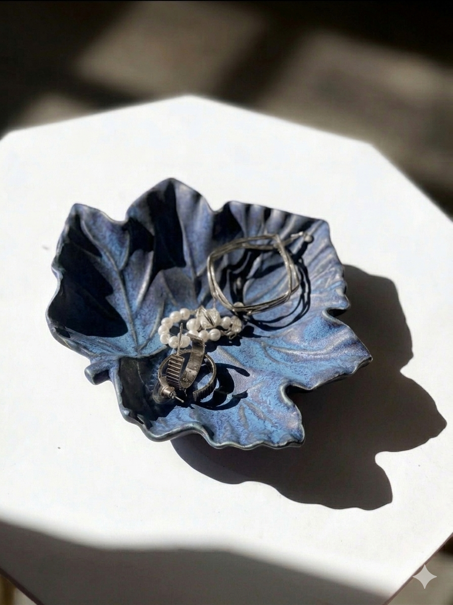 Leaf Trinket